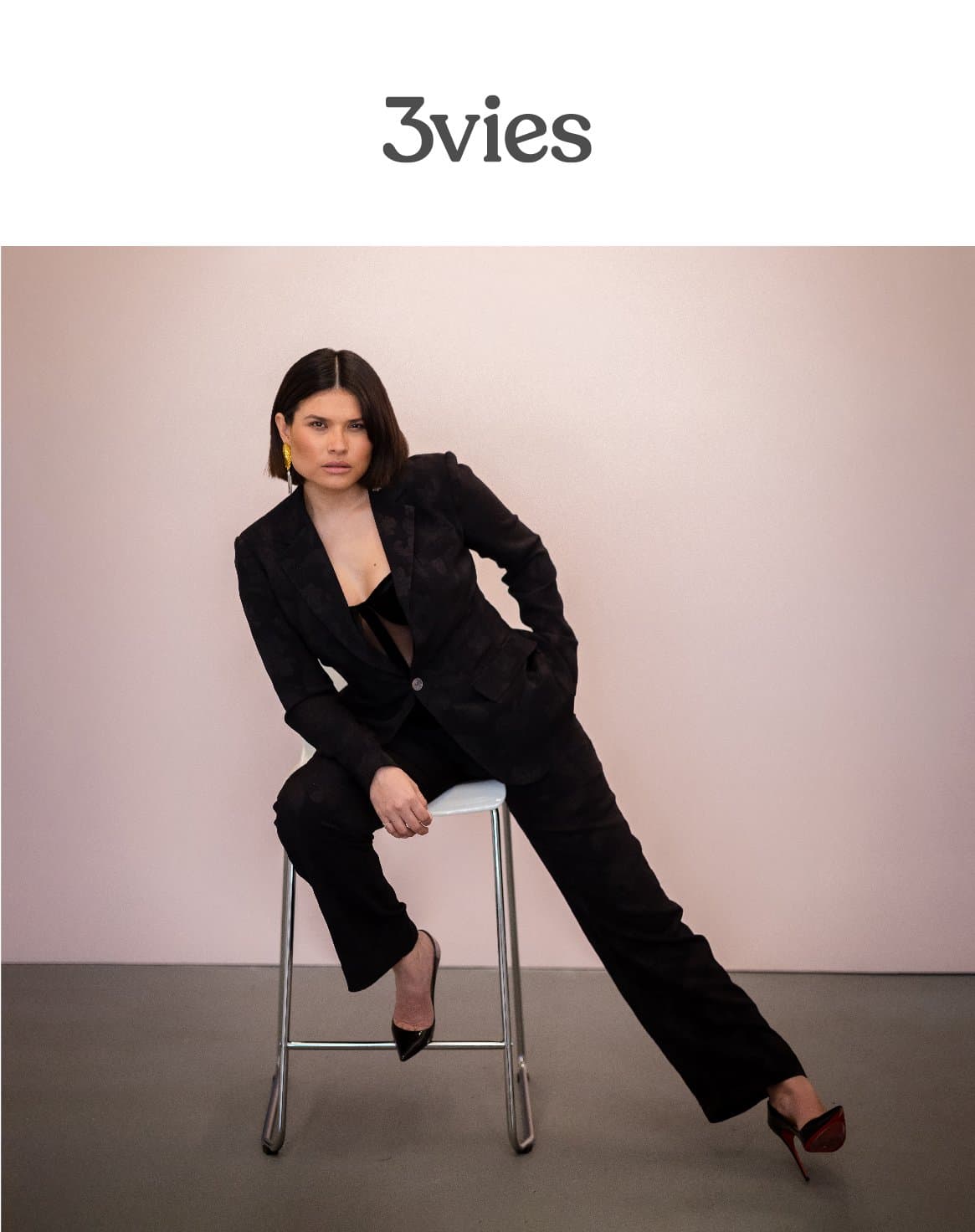 3vies magazine volume 37, Into The Open